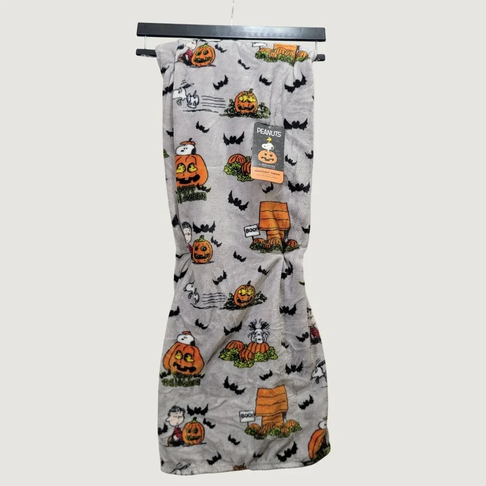 Peanuts Snoopy Halloween Pumpkins VelvetLoft Throw Blanket Berkshire Home 60x70